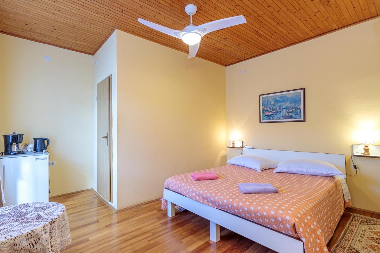 Rooms Nela Hum Экстерьер фото
