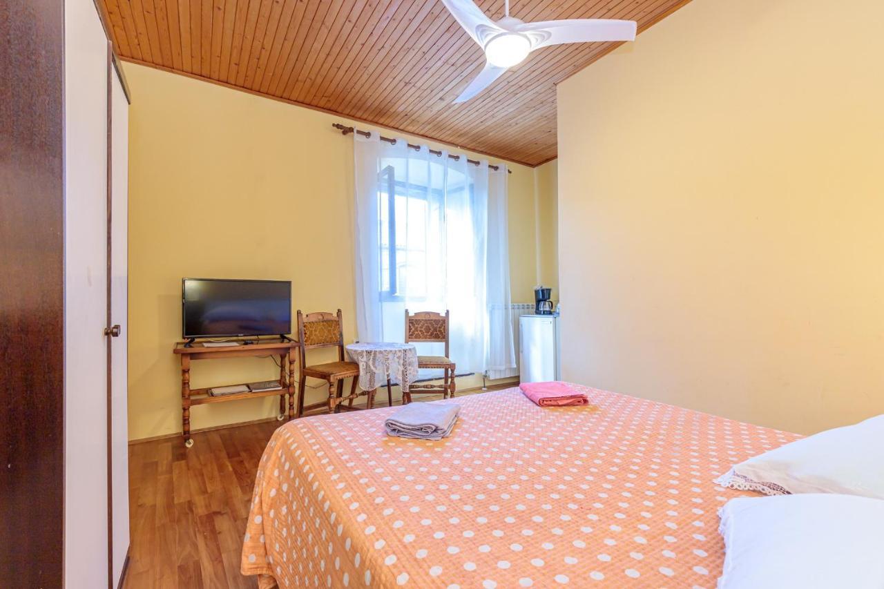Rooms Nela Hum Экстерьер фото